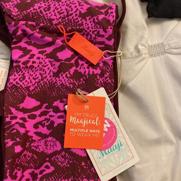 Maaji bikini top reversible SZL nwt animal print maroon cross lace removable cup - Picture 4 of 5